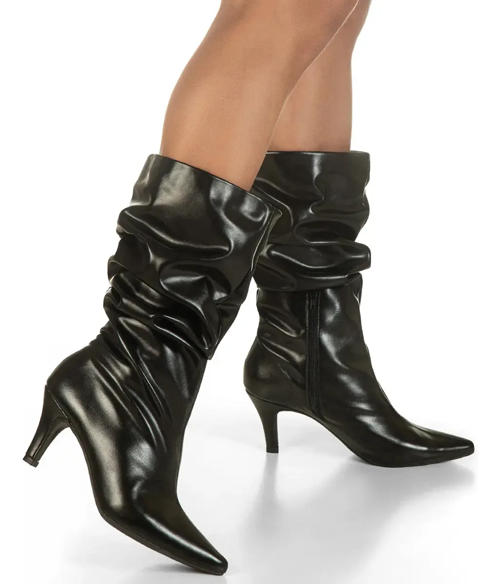 Bota Cano Médio Slouchy Bico Fino Salto Fino